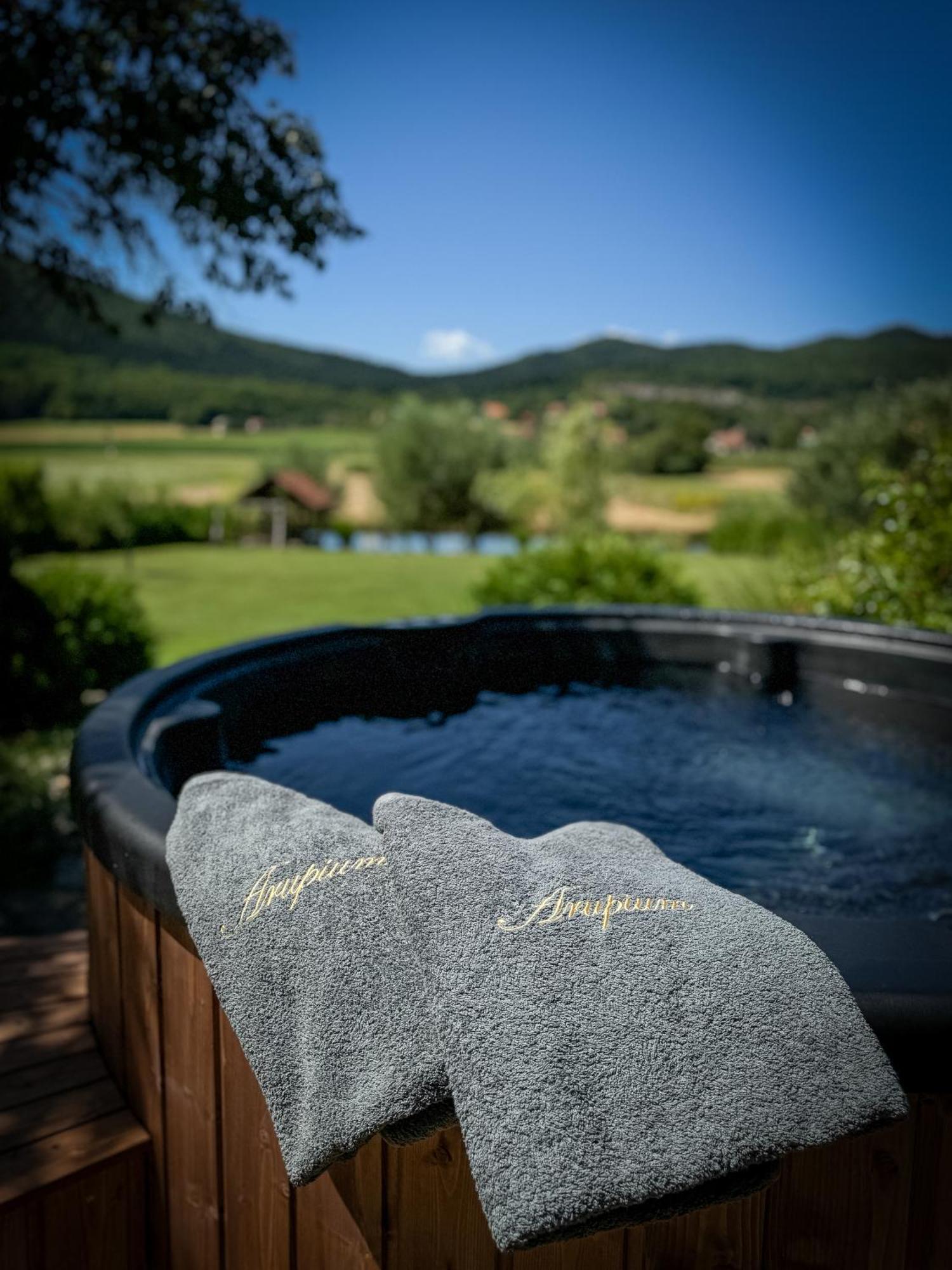 Villa House Arupium - Hot Tub Otočac Esterno foto